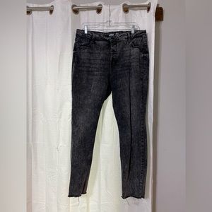 Old Navy Black High Rise Super Skinny Rockstar Button Fly Jeans, Size 16 NWOT